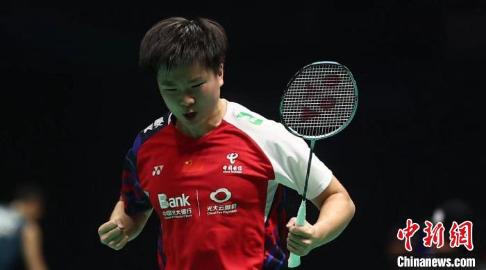 何冰娇在尤伯杯再次担任单打:场下也很飒,场