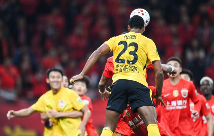 上海海港4-1力克青岛西海岸 郑智球队两连败