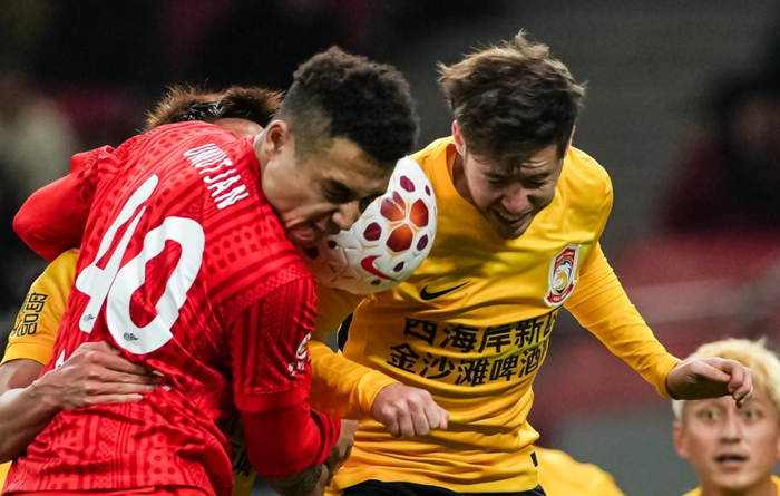 上海海港4-1力克青岛西海岸 郑智球队两连败