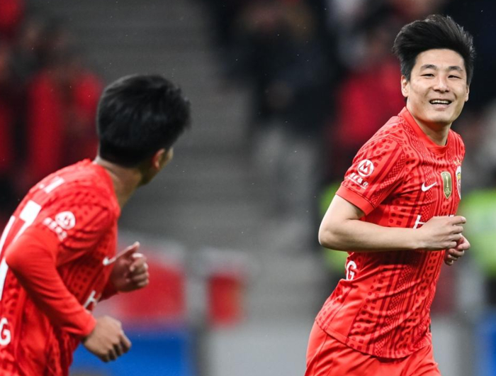 上海海港4-1力克青岛西海岸 郑智球队两连败