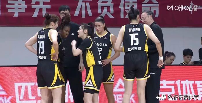 四川女篮力克江苏晋级决赛 坎贝奇统治赛场
