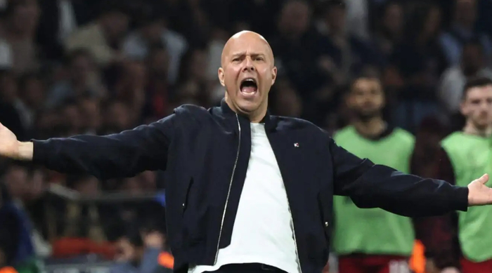 利物浦与热刺争夺塞内西自由转会 球员或成后防